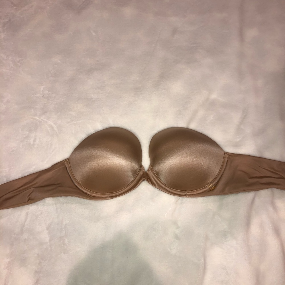Victoria’s Secret strapless bra